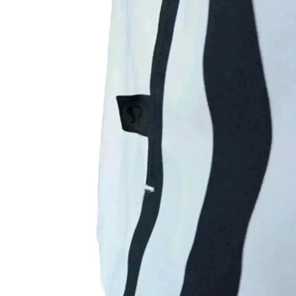 Lululemon Get It On Top Angel Wing / Small Steep Stripe Black 6/2014 Women's  8 - Picture 10 of 10